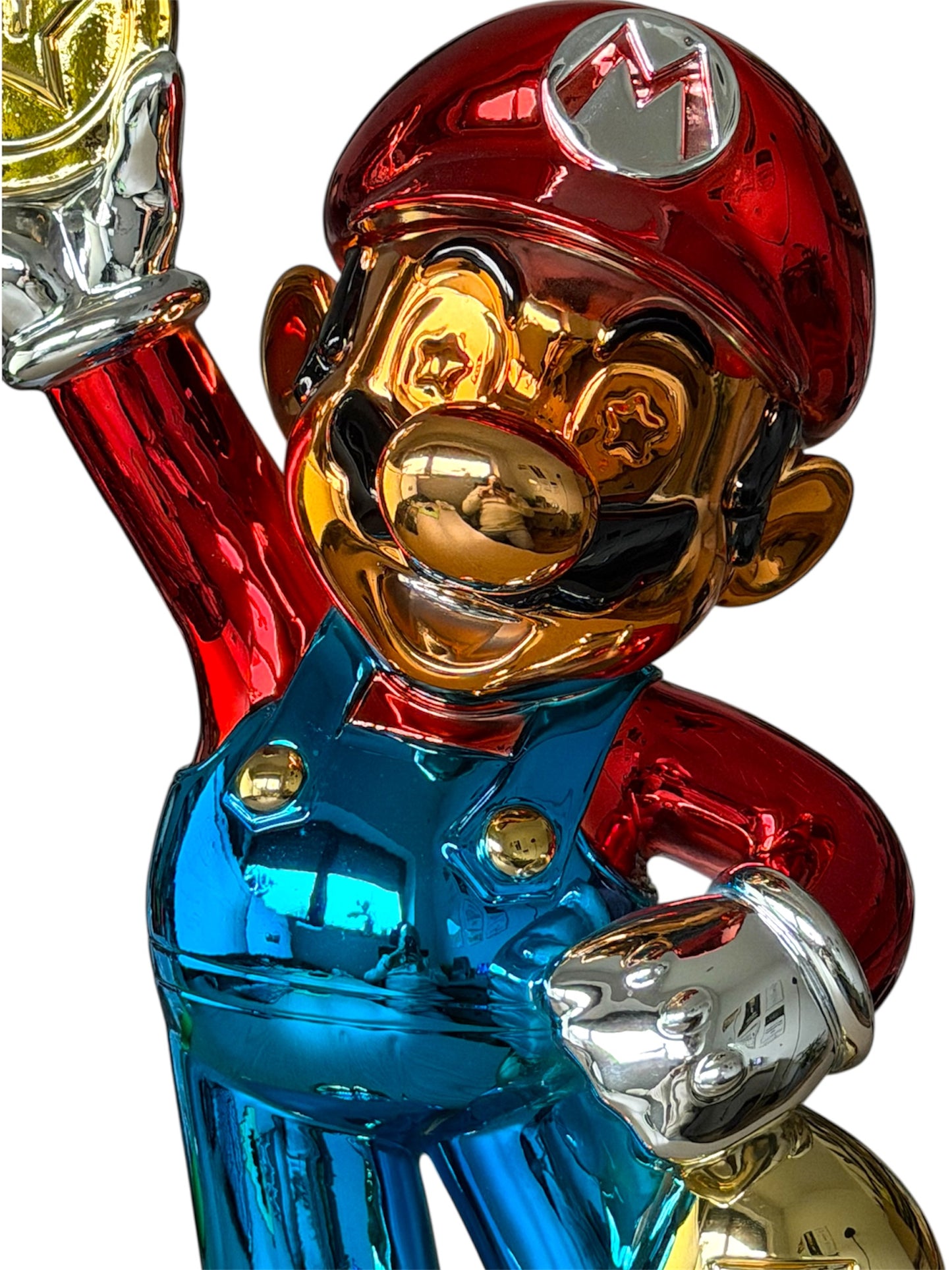 Ikonische Designfigur im luxuriösen Metallic-Finish