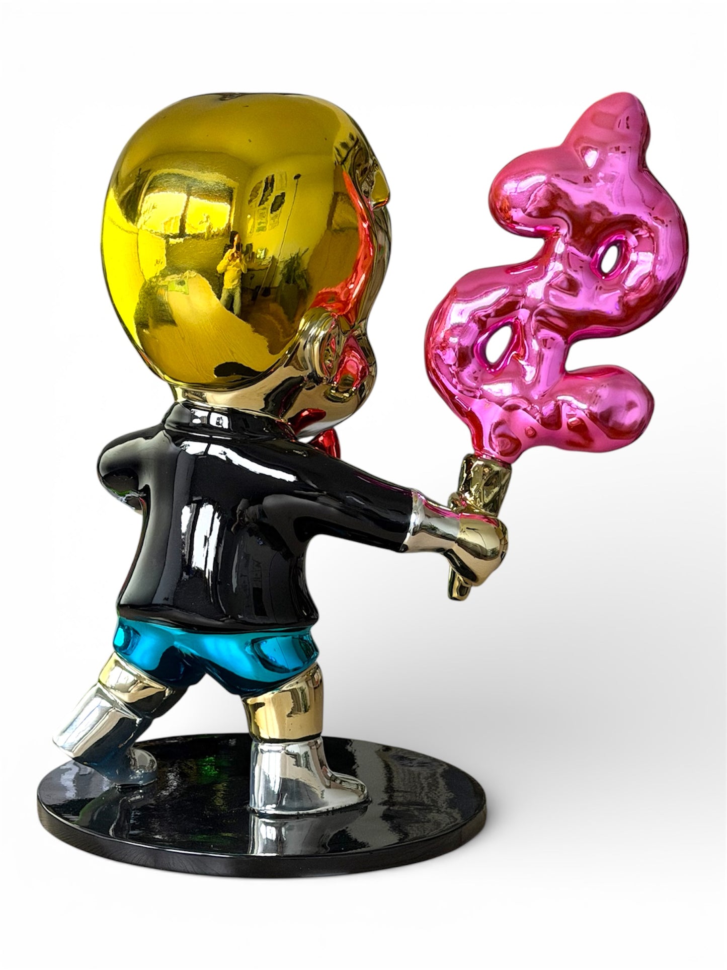 Moderne Designfigur mit Statement-Charakter