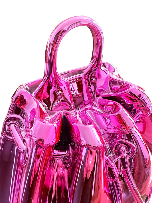 Luxuriöse Design-Skulptur „Fashion Bag“ – Pink (Metallic-Finish)